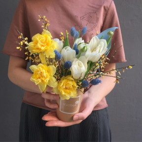 Квітковий коктейль Нарцис