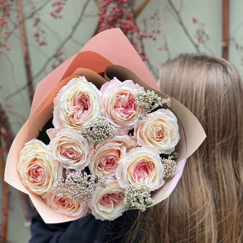 Изысканный букет из пионовидной розы Mayra’s Bridal Pink и озотамнуса «Её загадочность»