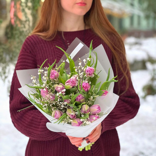 Дуо букет із піоновидних лавандових тюльпанів та запашної білої геністи «Весняночка для Анюти»