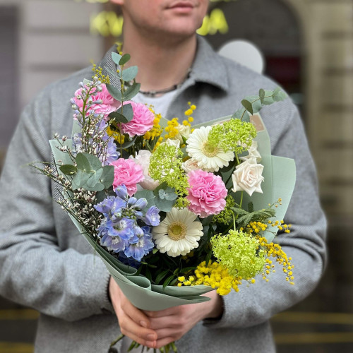 Красочный весенний букет «Мелодия Татьяны»