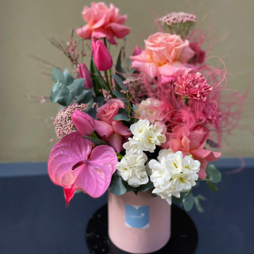 Box with flowers «Generous Svetlana»