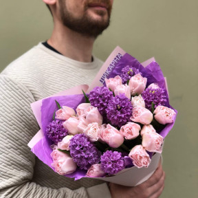 Ароматний весняний букет із гіацинтів і піоновидних тюльпанів «Мрії Оленки»