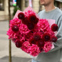 Яскравий букет з жоржинами та трояндами «Запальна Людмила»
