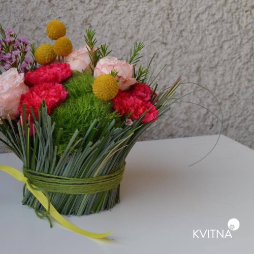 Sheaf with roses and craspedia