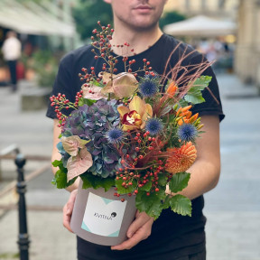 Коробка з квітами «Тропічний акцент»