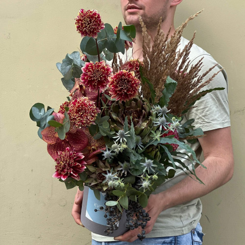 Коробка з квітами «Багряний франджипан»