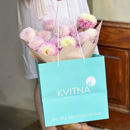 25 dahlias in a bouquet «Dahlia marshmallow»