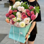 31 dahlias in a bouquet «Bright Polonyna»