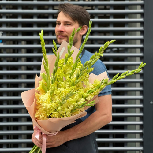 11 гладіолусів у букеті «Аромат лайму»