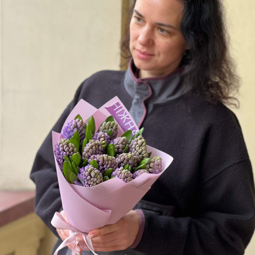 Букет із 13 бузкових гіацинтів «Весняні аромати»