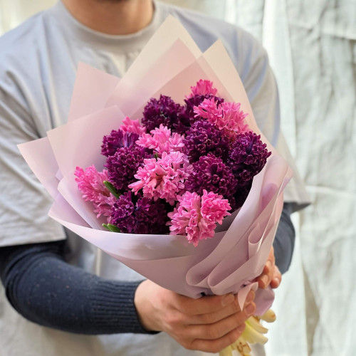 Bouquet of 15 hyacinths «Forest berries»