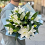 Букет із 5 піоновидних лілій «Сніжні зорі»