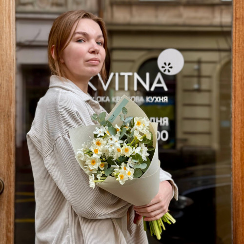 15 кущових нарцисів у букеті «Запашний нарцис»