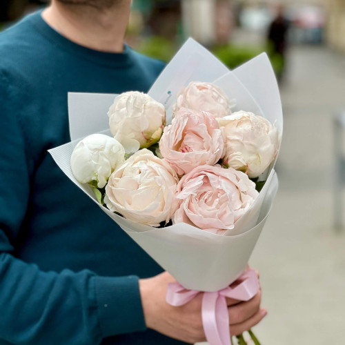 7 peonies in a bouquet «Floral Powder»