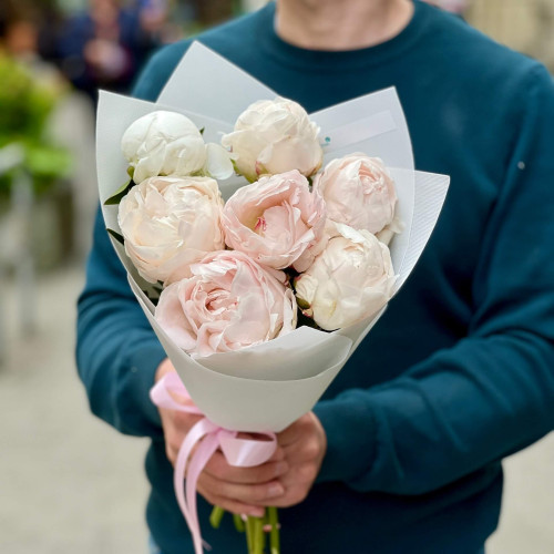 7 peonies in a bouquet «Floral Powder»