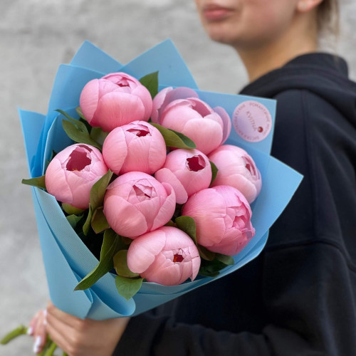 9 Salmon Dream peonies in a bouquet «Strawberry Sorbet»