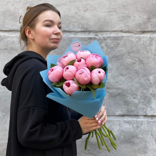 9 Salmon Dream peonies in a bouquet «Strawberry Sorbet»