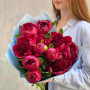 11 півоній у букеті «Королівський червоний»
