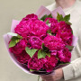 13 півоній у букеті «Малинове шаленство»