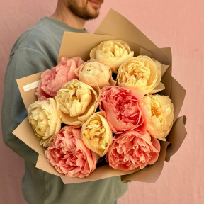11 fantastic peonies in a bouquet «Shades of the Opera»