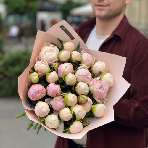 25 incredibly delicate peonies in a bouquet «Airy souffle»