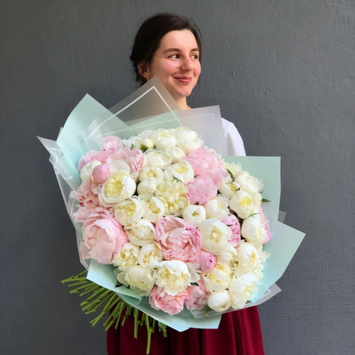 51 пион - бело-розовый микс