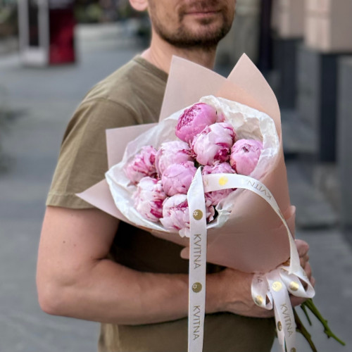 Bouquet of 9 soft pink peonies «Fluffy Petals»