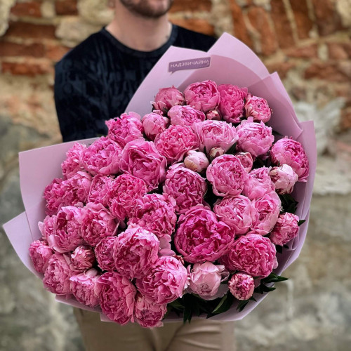 Bouquet of 43 peonies «Lacy Quail»