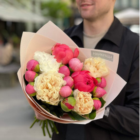 Mix of 17 fantastic peonies in a bouquet «Peach candies»