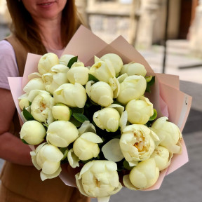 25 lemon peonies in a bouquet «Touch of the Sun»