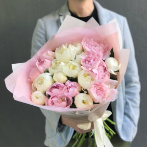 Seasonal mix of white and pink peonies - 21 pcs.