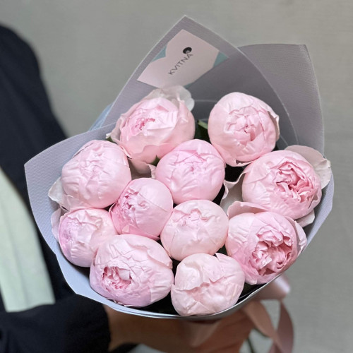 11 неймовірно ніжних піоновидних троянд Pink Peony в букеті «Тендітний аромат»