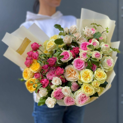 Bouquet of 13 spray peony roses «Rose Garden»