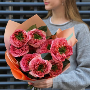 9 піоновидних троянд у букеті «Мандаринка»