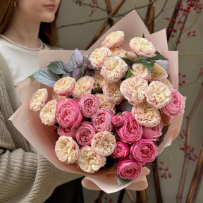 Мереживний букет із піоновидних троянд Royal Blush та Silva Pink «Романтичний лист»