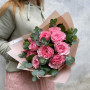 11 garden roses «Mayra Pink» with Eucalyptus