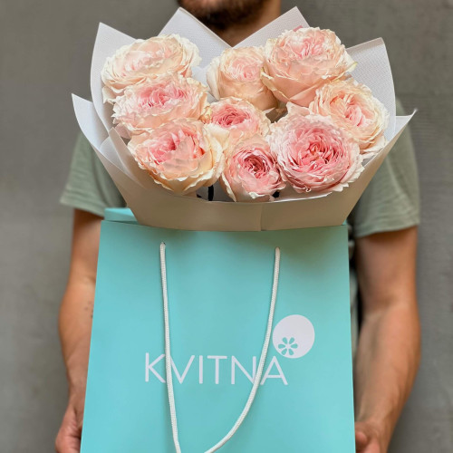 Нежный букет из 9 премиальных роз Princess Tsumugi «Романтический флер»