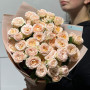 7 гілок кущової піоновидної троянди у букеті «Медовий вечір»