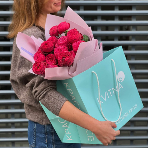 19 піоновидних троянд у букеті «Соковитий поцілунок»