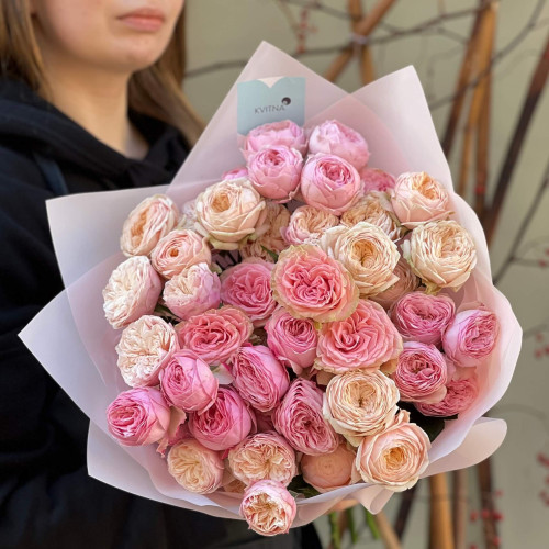11 branches of spray peony roses in a bouquet «Rose Ice cream»