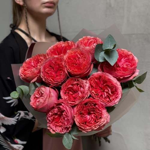 Букет із 11 піоновидних троянд Candy X-Pression «Тиха зустріч»