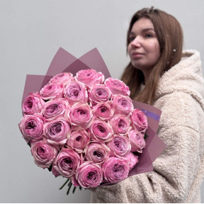 25 ексклюзивних піоновидних троянд Peony Kiss у букеті «Високі почуття»