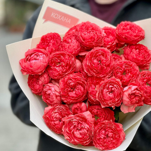 5 гілок кущової піоновидної троянди Juliet у букеті «Малинова втіха»