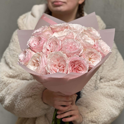 15 піоновидних троянд Tsumugi у букеті «Японська принцеса»