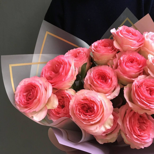 Букет з 15 піоновидних рожевих троянд Mayra Pink