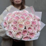 33 ніжно-рожеві піоновидні троянди Tsumugi у букеті «Мрії принцеси»