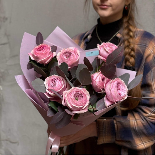 7 ексклюзивних піоновидних троянд Peony Kiss у букеті «Аромат зефіру»