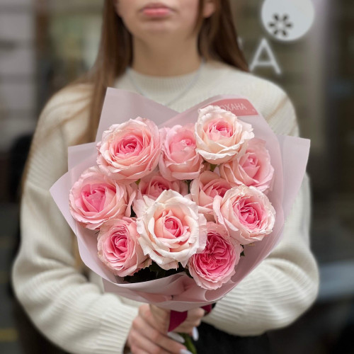 11 ніжних піоновидних троянд Mayra’s Bridal Pink у букеті «Трояндовий шовк»