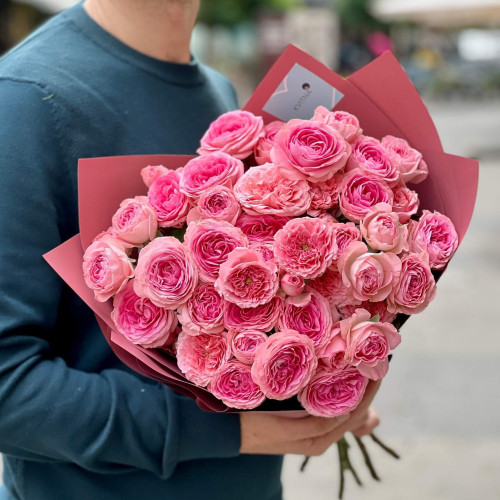 7 branches of spray peony roses in a bouquet «Rose Sugar»