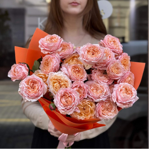 5 гілок кущової піоновидної троянди Juliet у букеті «Соковитий апельсин»